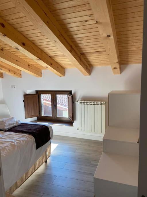 Apartamentos Rurales La Plaza 2 Duruelo de la Sierra Exteriör bild