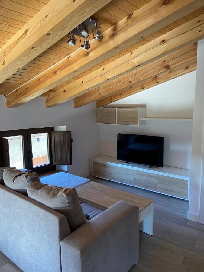 Apartamentos Rurales La Plaza 2 Duruelo de la Sierra Exteriör bild