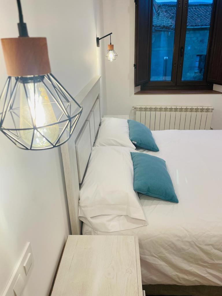 Apartamentos Rurales La Plaza 2 Duruelo de la Sierra Exteriör bild