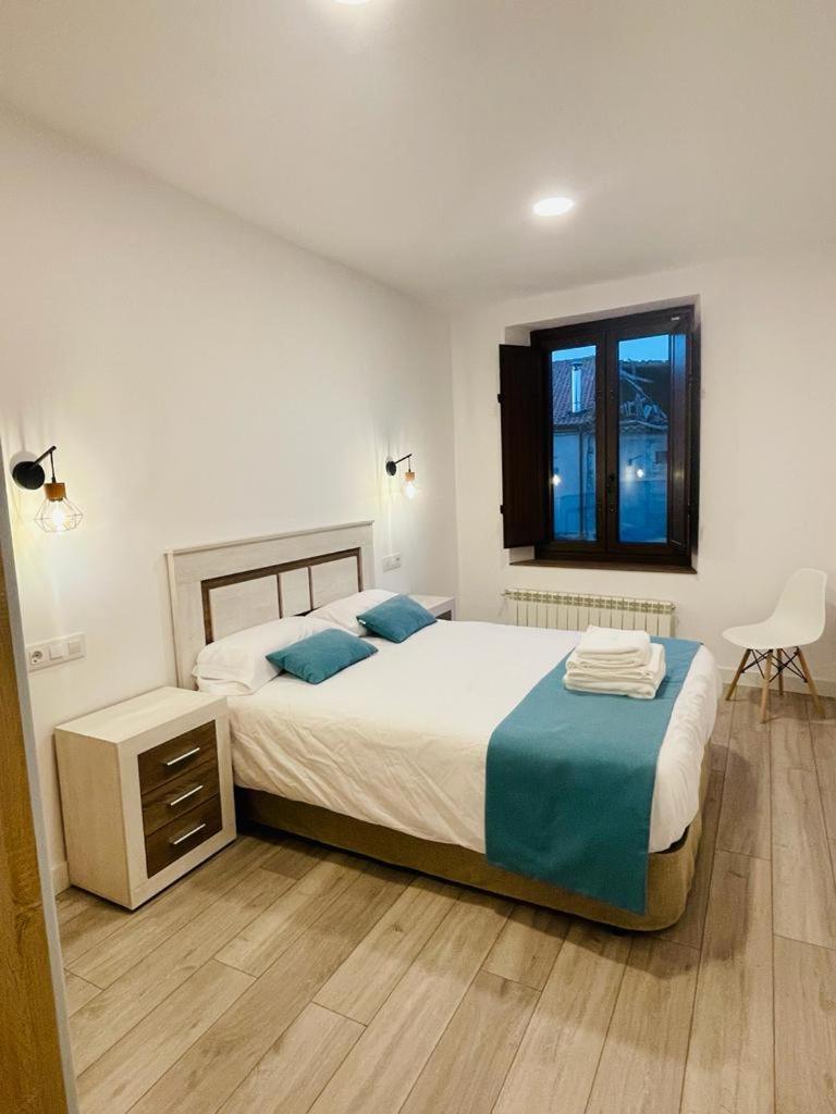 Apartamentos Rurales La Plaza 2 Duruelo de la Sierra Exteriör bild